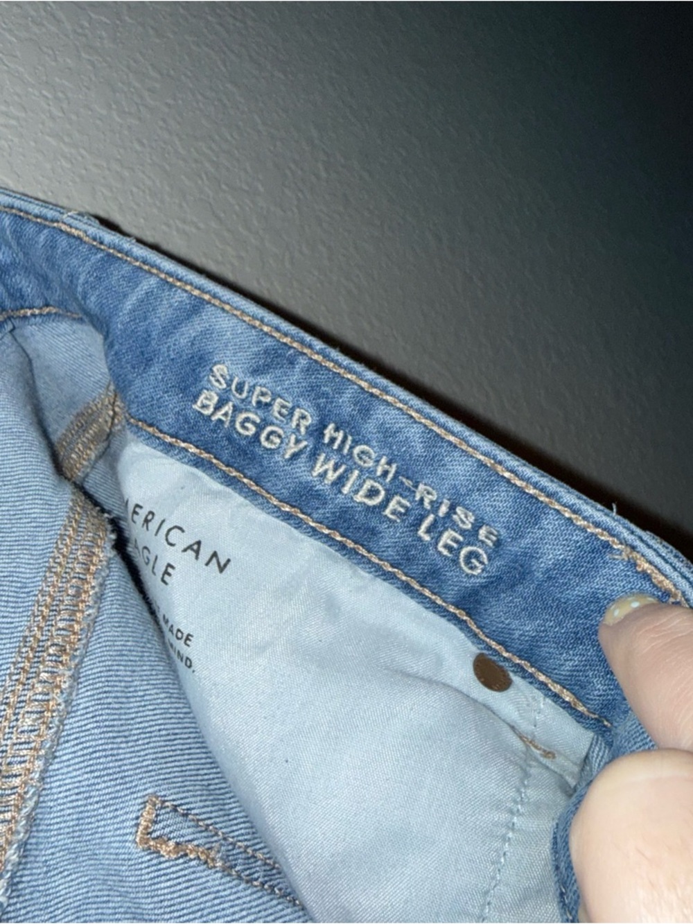 American Eagle Dreamy Drape Super High Waisted Baggy Wide Leg Jeans Size 6 - Picture 6 of 6